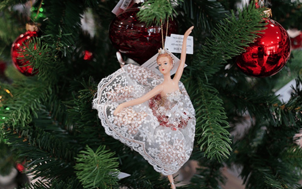 Goodwill: O Encanto do Natal em Peças que Contam Histórias